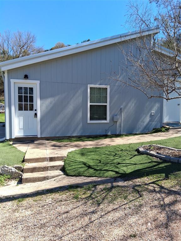 2807 Comanche Trail Property Photo 2
