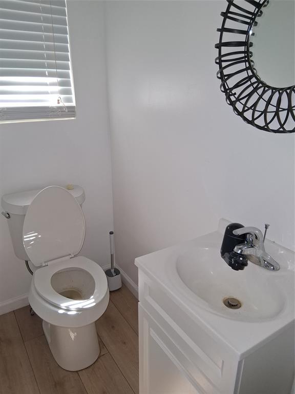 2807 Comanche Trail Property Photo 8
