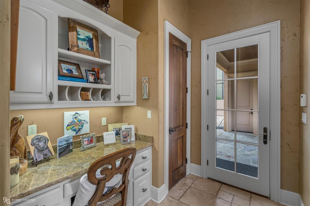 207 N Beach Drive Property Photo 15