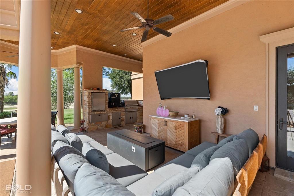 207 N Beach Drive Property Photo 33