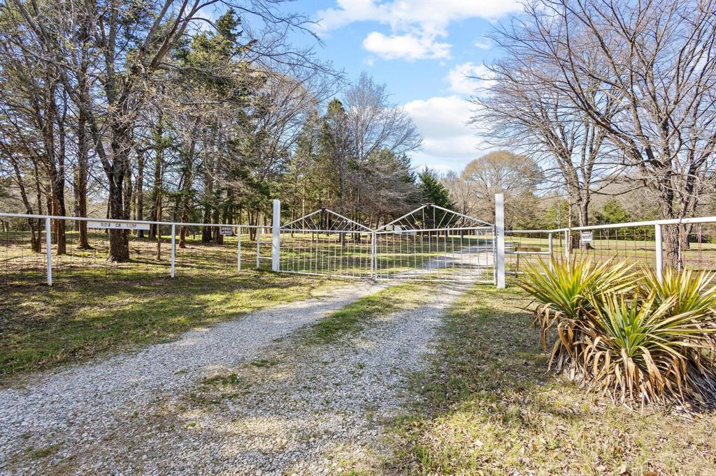 528 County Road 1120 Property Photo 1