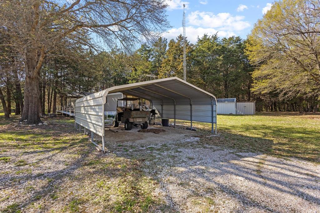 528 County Road 1120 Property Photo 8