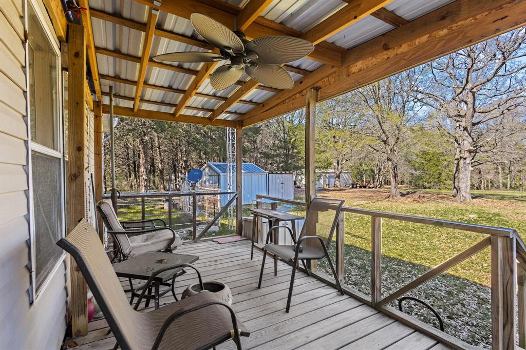 528 County Road 1120 Property Photo 11