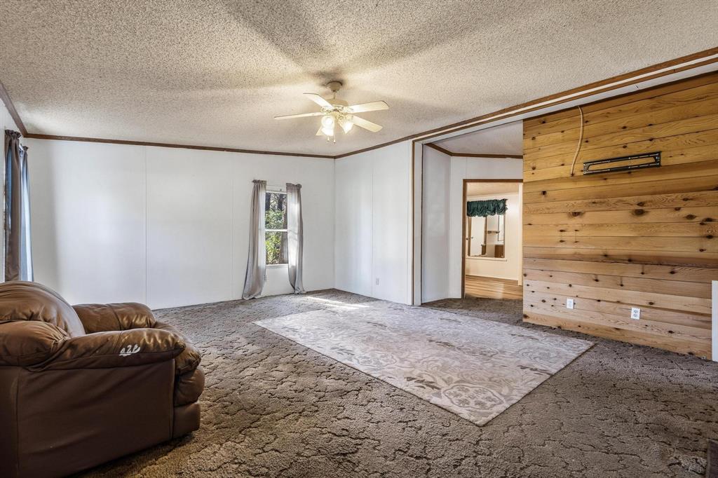 528 County Road 1120 Property Photo 17