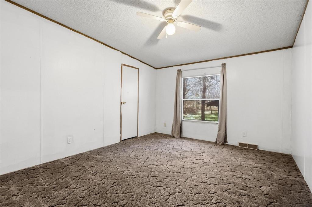 528 County Road 1120 Property Photo 20