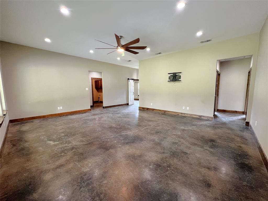 511 Interstate Highway 30 Property Photo 7