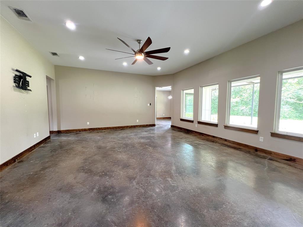 511 Interstate Highway 30 Property Photo 8