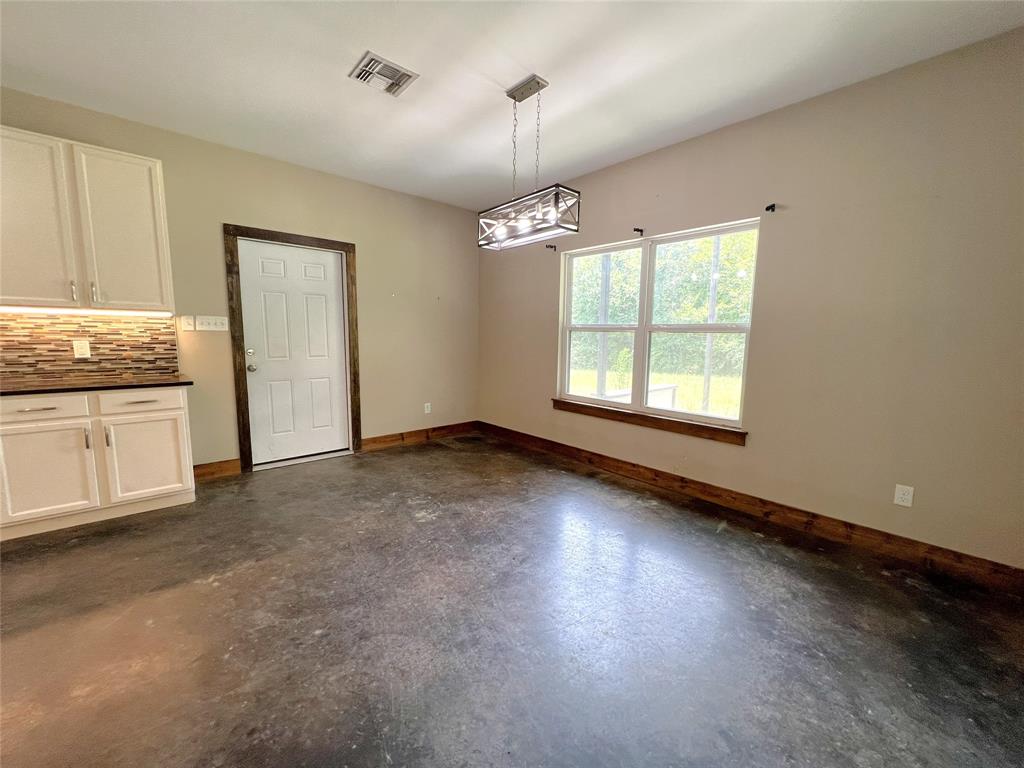 511 Interstate Highway 30 Property Photo 12