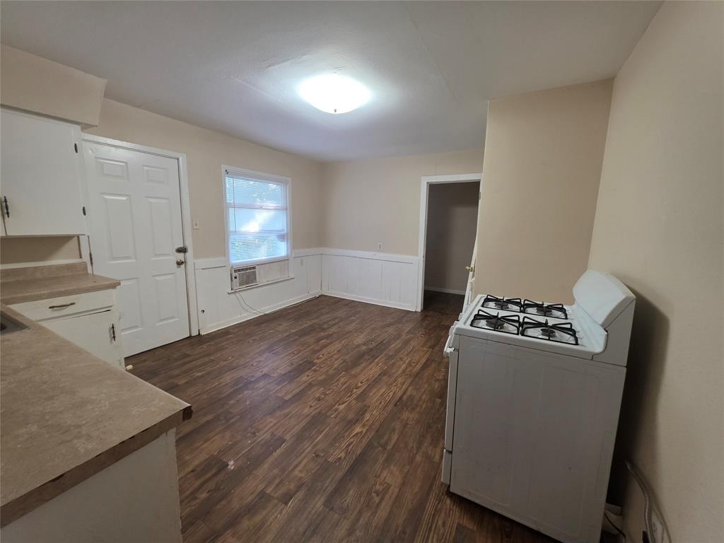 1205 N Anglin Street Property Photo 3