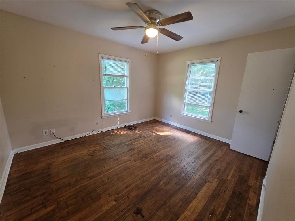 1205 N Anglin Street Property Photo 11