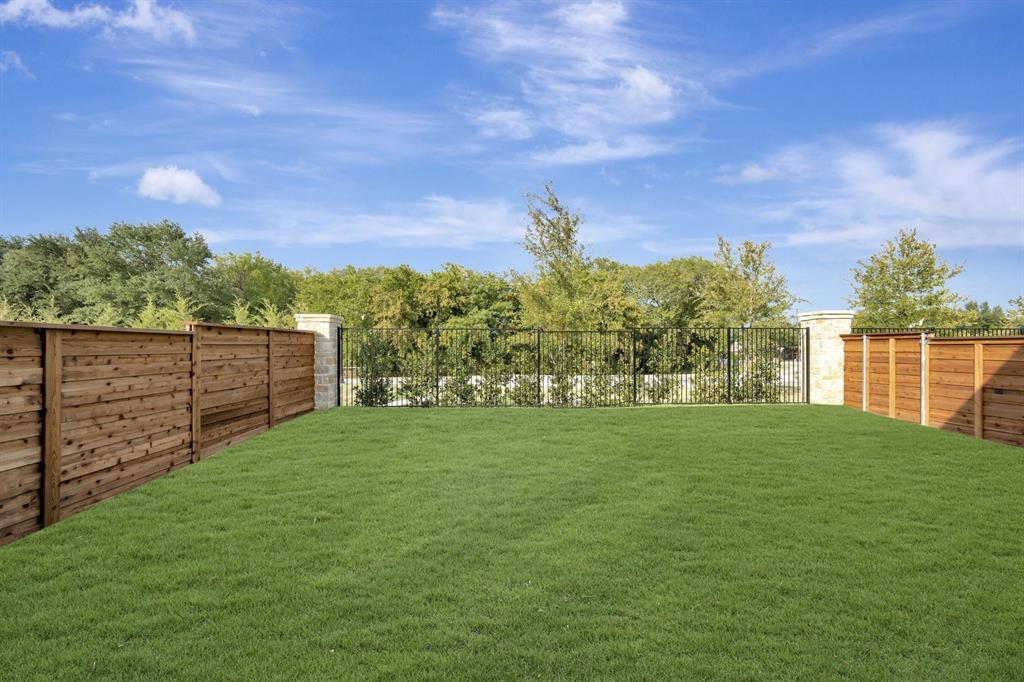 1737 Mosaic Way Property Photo 3