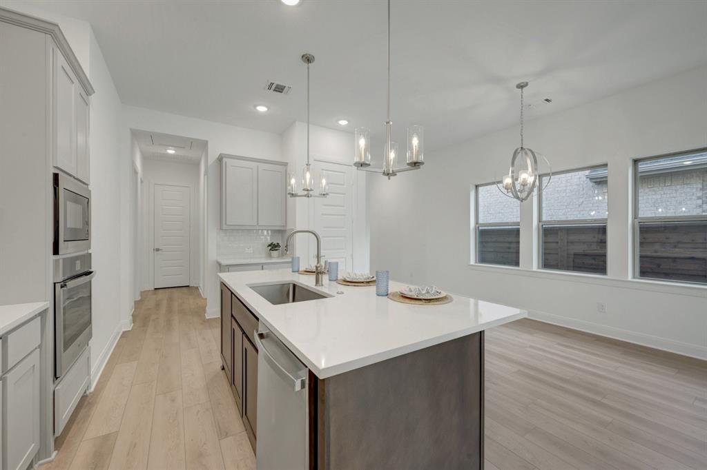 1737 Mosaic Way Property Photo 7