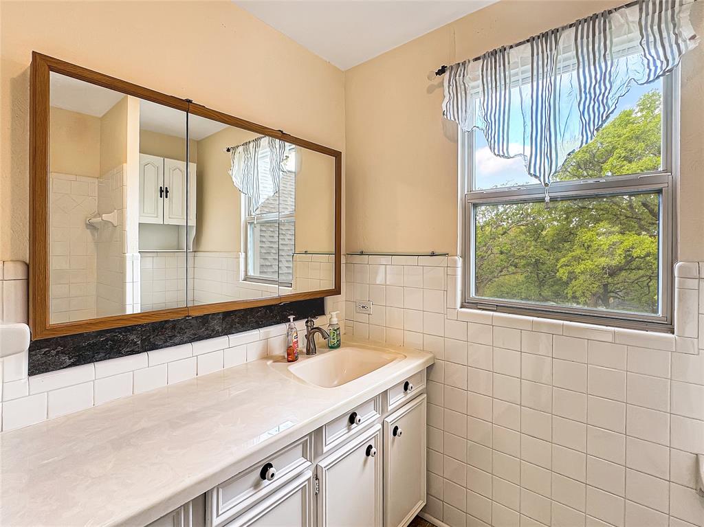 1205 Forest Ridge Drive Property Photo 18