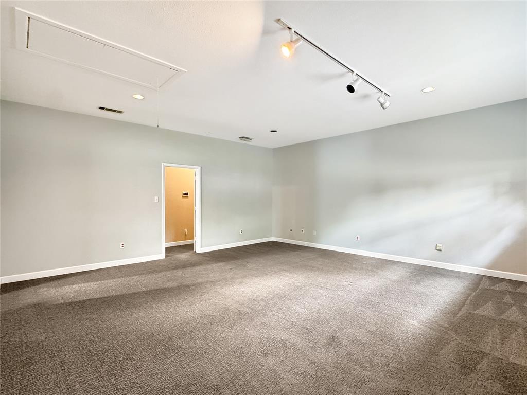 1205 Forest Ridge Drive Property Photo 24