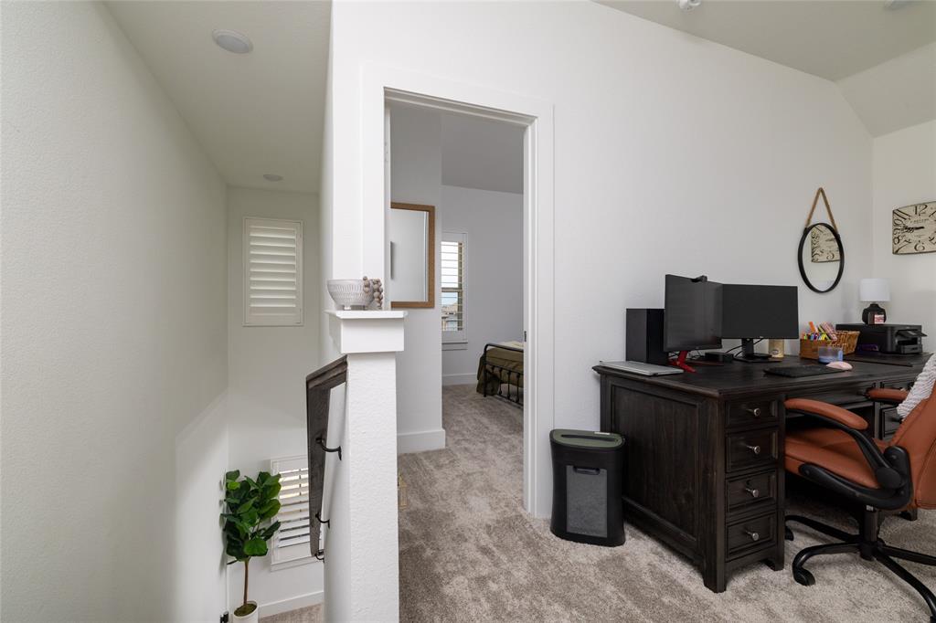 1208 Lady Mantle Way Property Photo 18