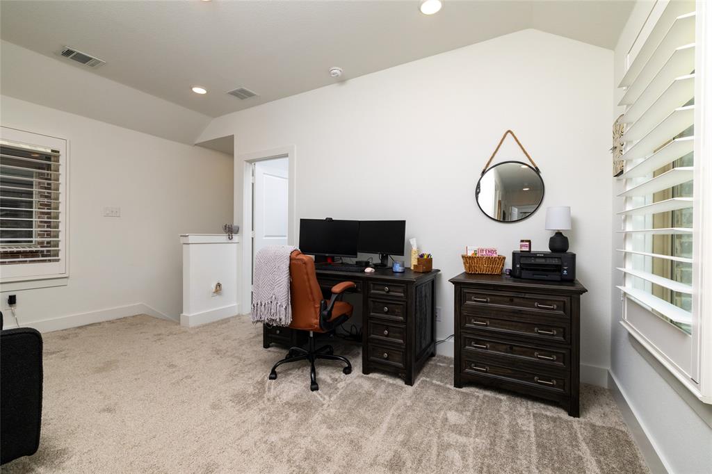 1208 Lady Mantle Way Property Photo 19