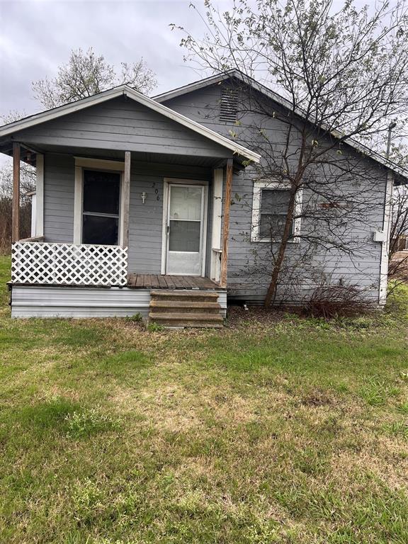 206 3rd Street Property Photo 1