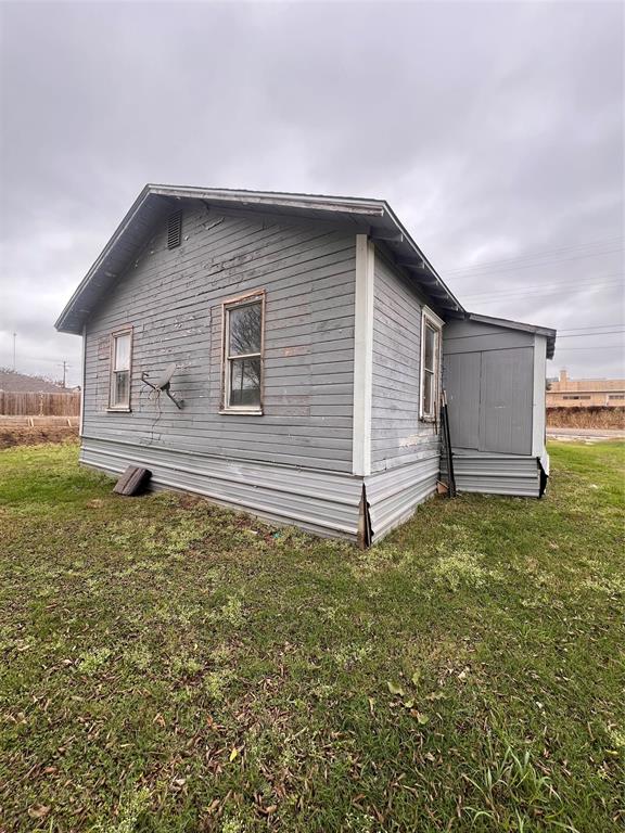 206 3rd Street Property Photo 4