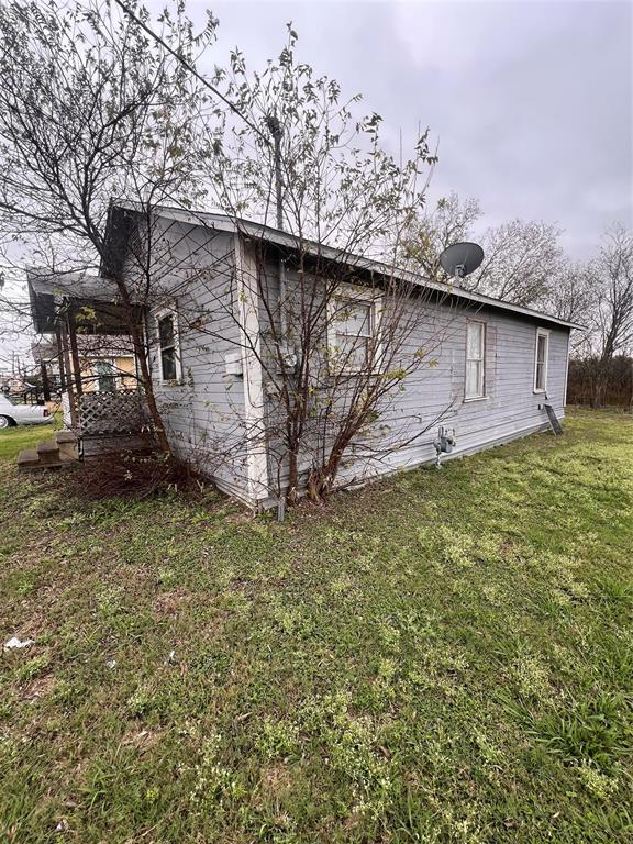 206 3rd Street Property Photo 5