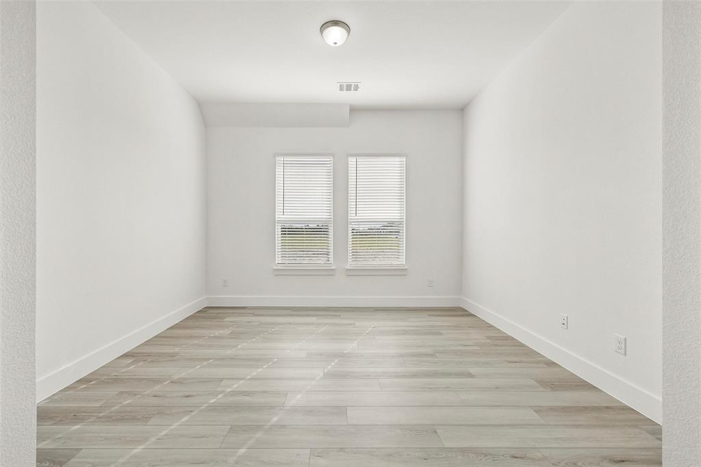 1929 Comanche Drive Property Photo 4