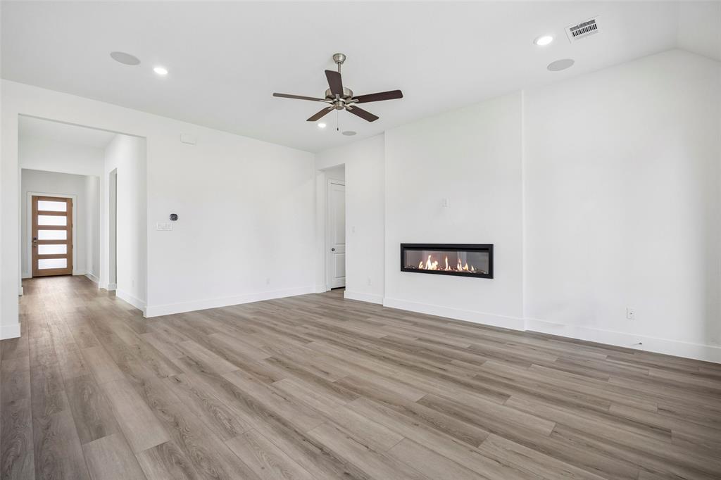 1929 Comanche Drive Property Photo 5