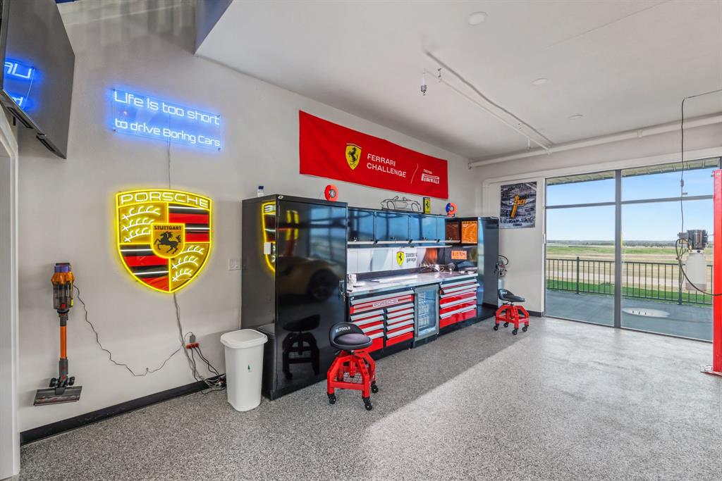 400 Fast Lane 9 Property Photo 10