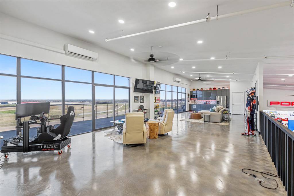 400 Fast Lane 9 Property Photo 11