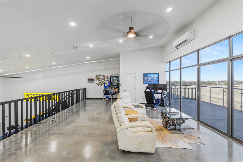 400 Fast Lane 9 Property Photo 13