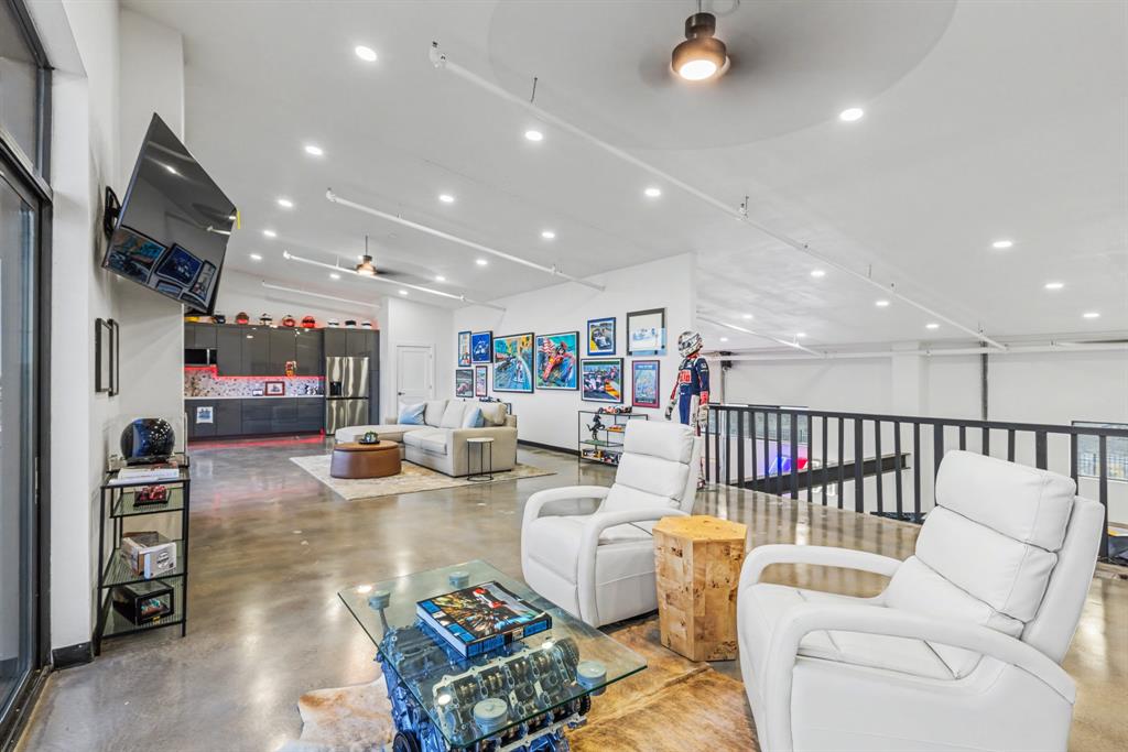 400 Fast Lane 9 Property Photo 15