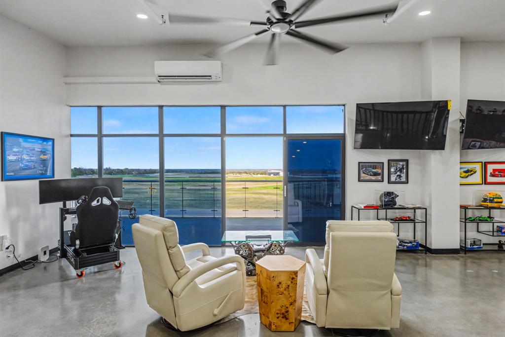 400 Fast Lane 9 Property Photo 16