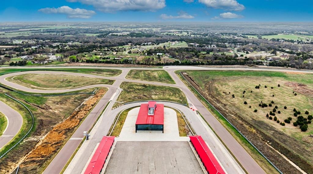 400 Fast Lane 9 Property Photo 27