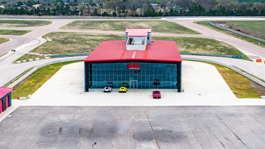 400 Fast Lane 9 Property Photo 31