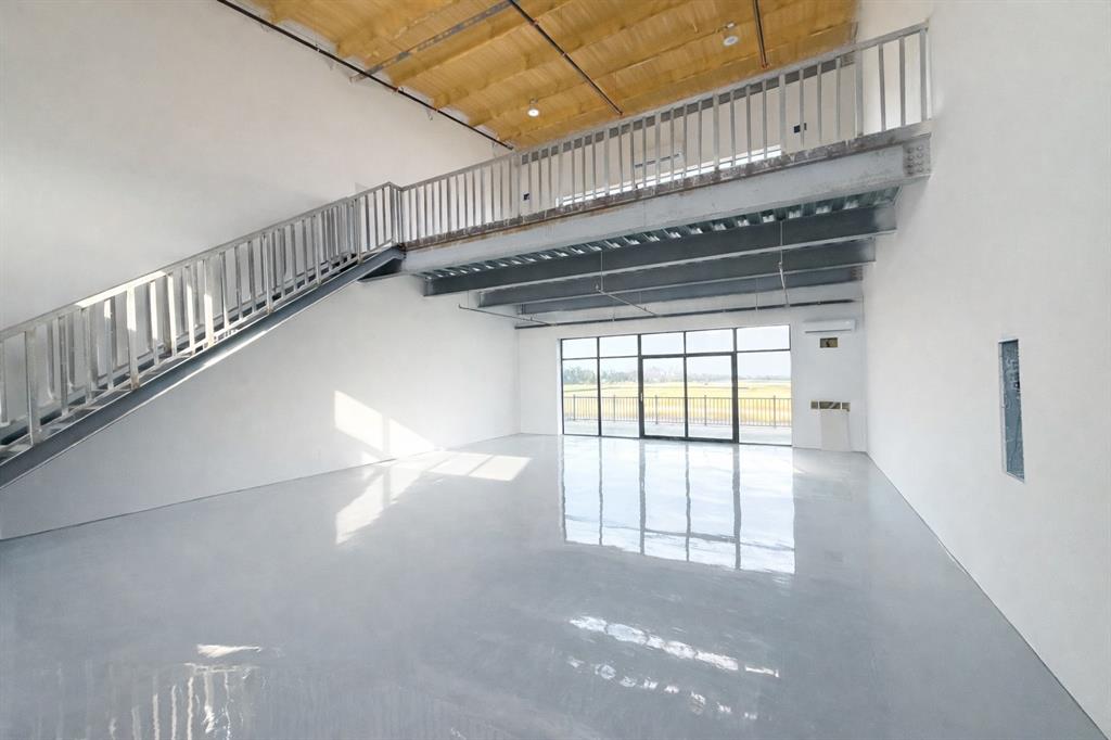 400 Fast Lane 9 Property Photo 32