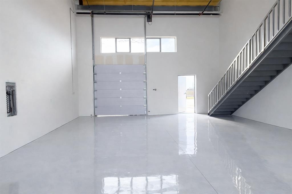 400 Fast Lane 9 Property Photo 35