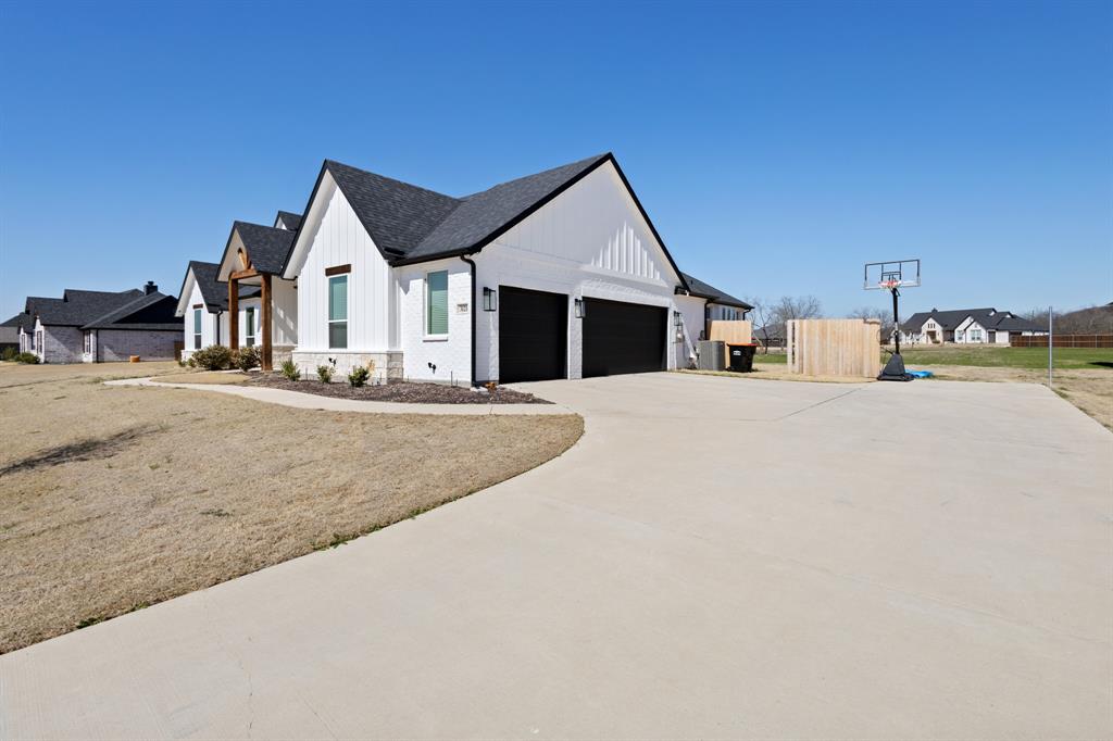 3121 Katrina Run Property Photo 2