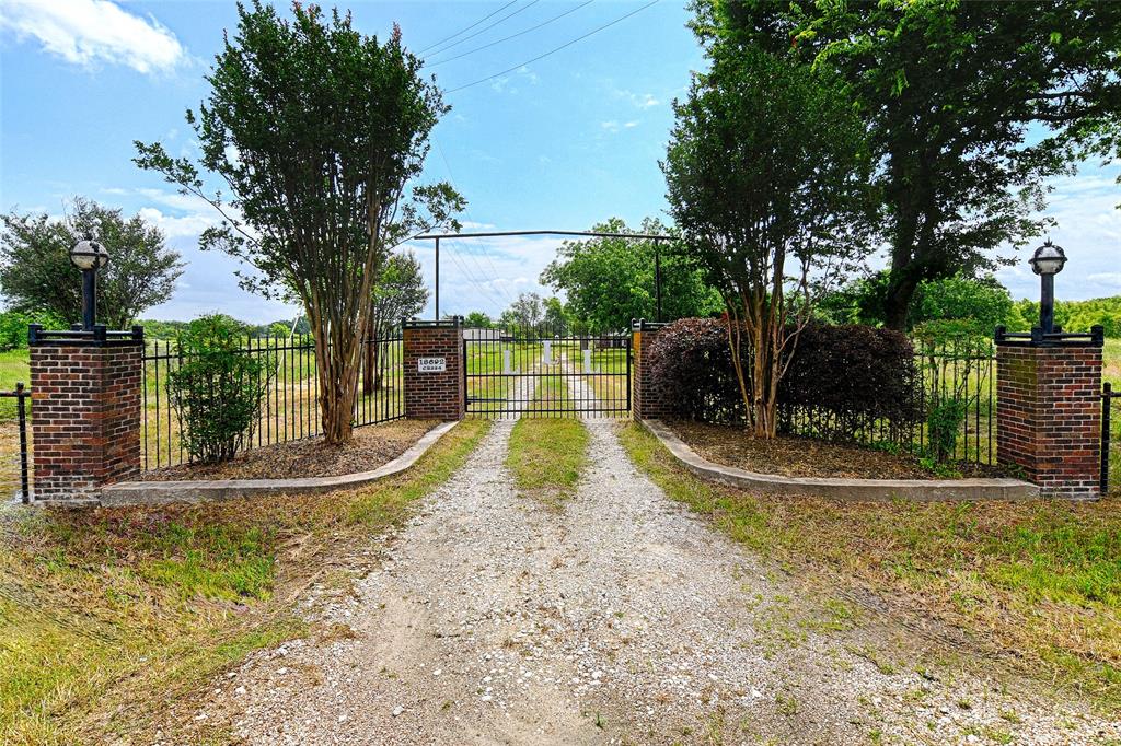 18692 County Road 334 Property Photo 37
