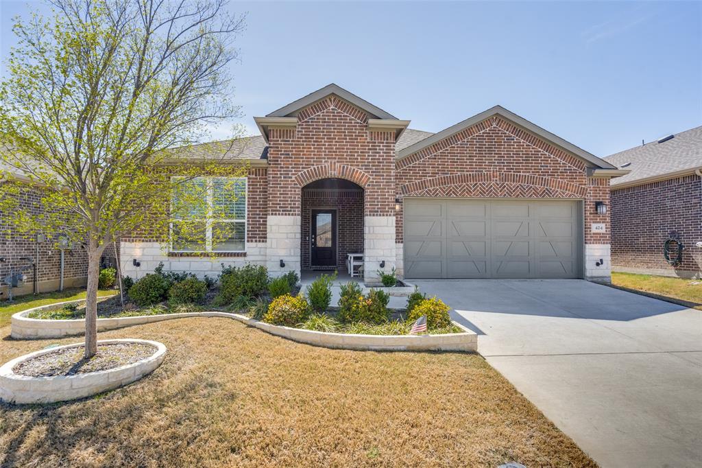 424 Long Pines Drive Property Photo 1