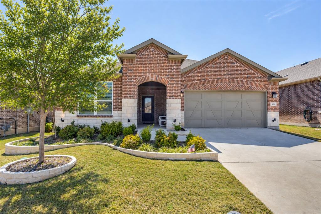 424 Long Pines Drive Property Photo 1