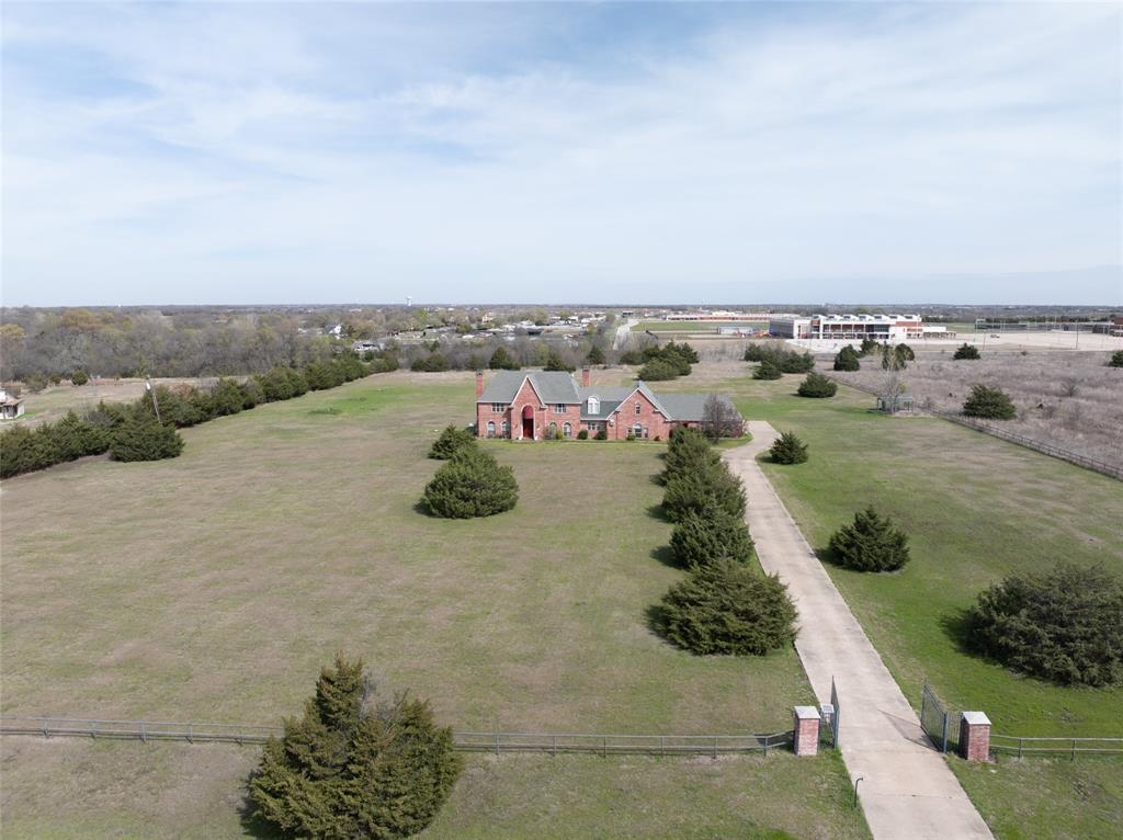 9077 Lakeridge Drive Property Photo 3