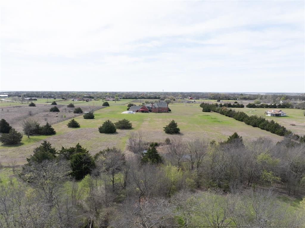 9077 Lakeridge Drive Property Photo 6