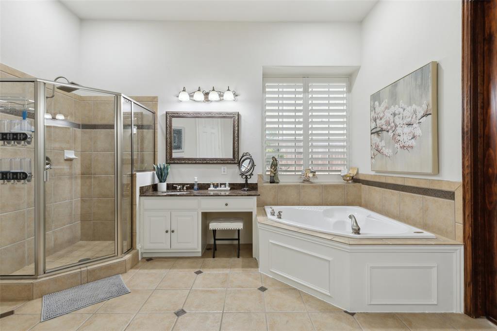 7647 Daylily Way Property Photo 7