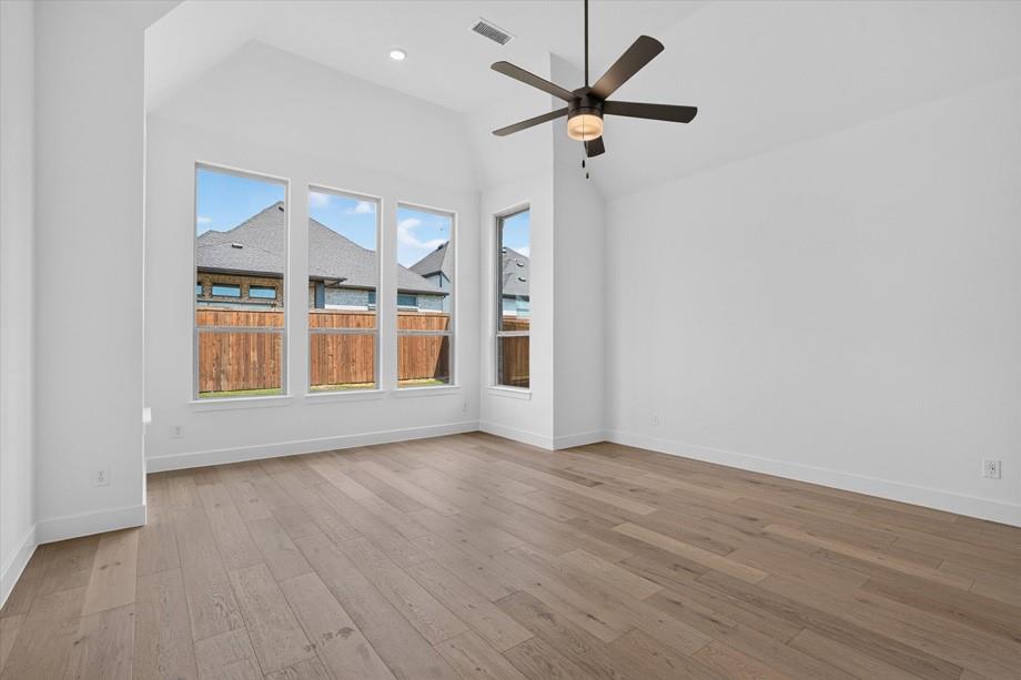 837 Bridle Path Parkway Property Photo 8