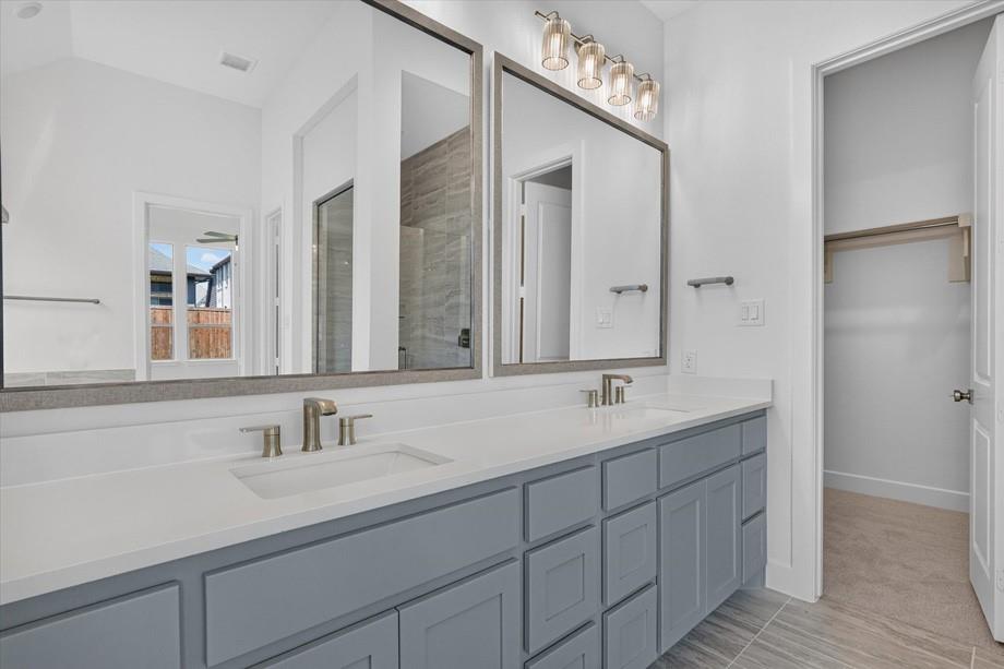 837 Bridle Path Parkway Property Photo 11