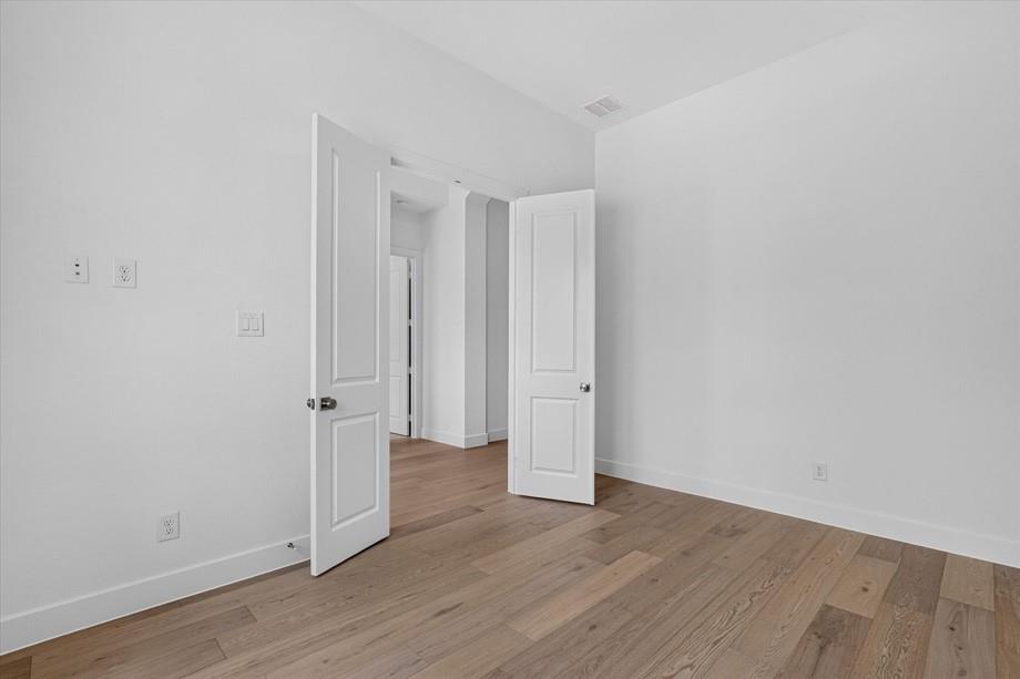 837 Bridle Path Parkway Property Photo 13