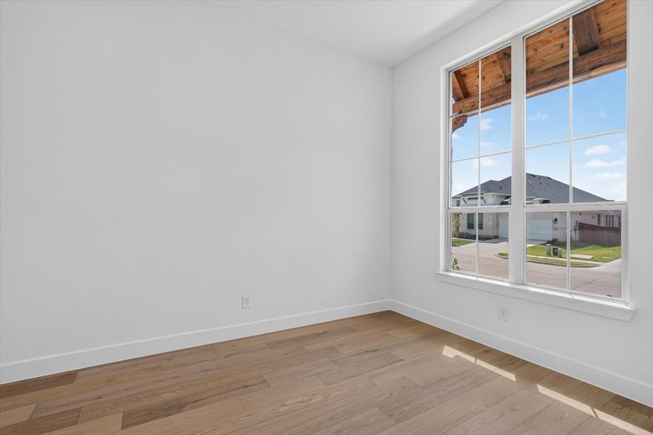 837 Bridle Path Parkway Property Photo 14