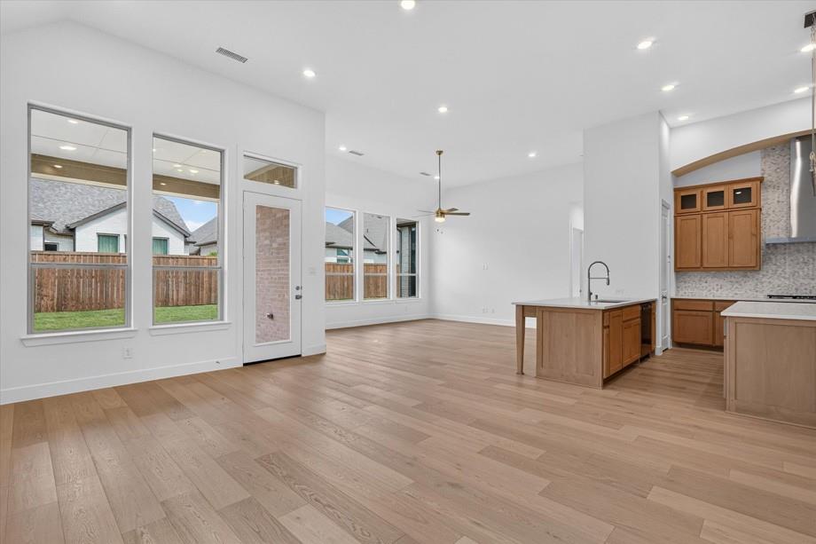 837 Bridle Path Parkway Property Photo 18