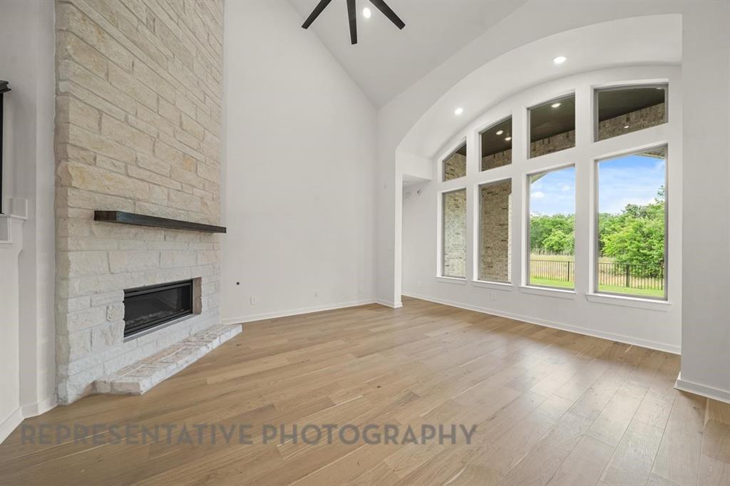 717 Bridle Path Parkway Property Photo 5