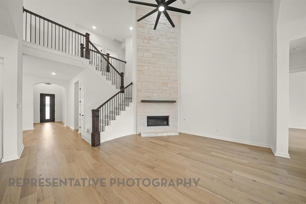 717 Bridle Path Parkway Property Photo 6