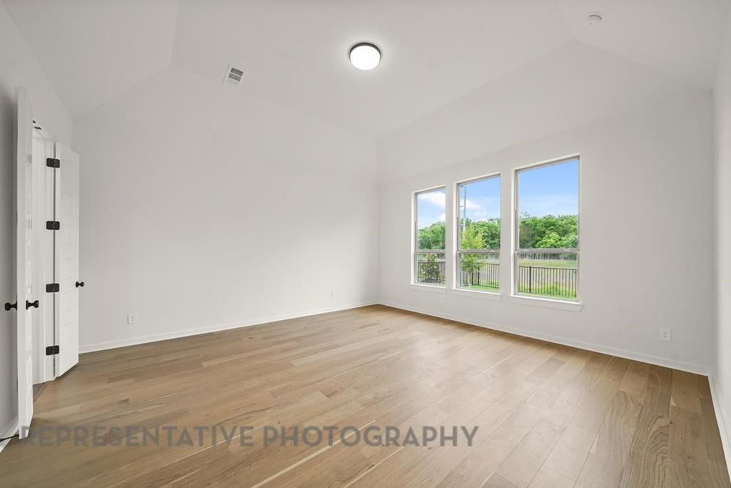 717 Bridle Path Parkway Property Photo 8
