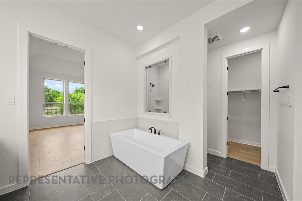 717 Bridle Path Parkway Property Photo 12